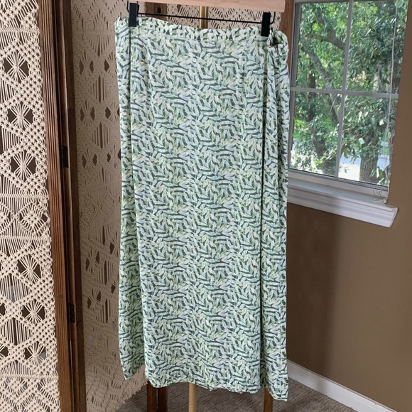Linden Hill green leaves patterned skirt size‎ large lightweight maxi midi - Picture 1 of 10